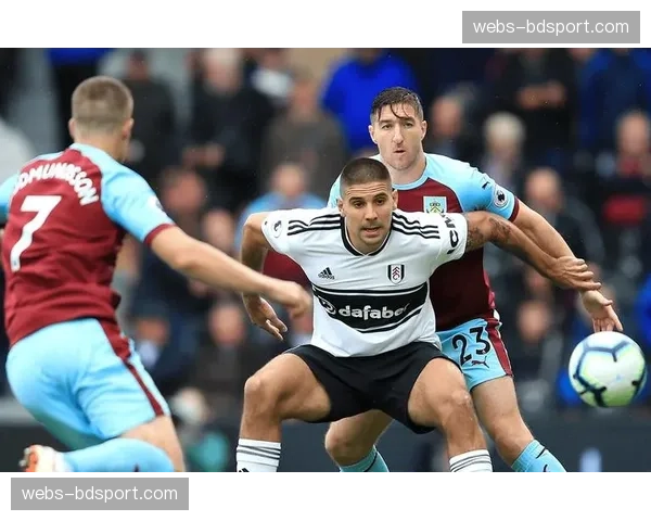 雨战记忆：伯恩利在瓢泼大雨中坚守，0-0逼平强大的阿森纳