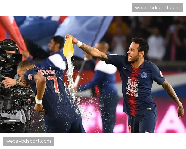 电竞法甲联赛总决赛落幕，巴黎圣日耳曼电竞队夺冠